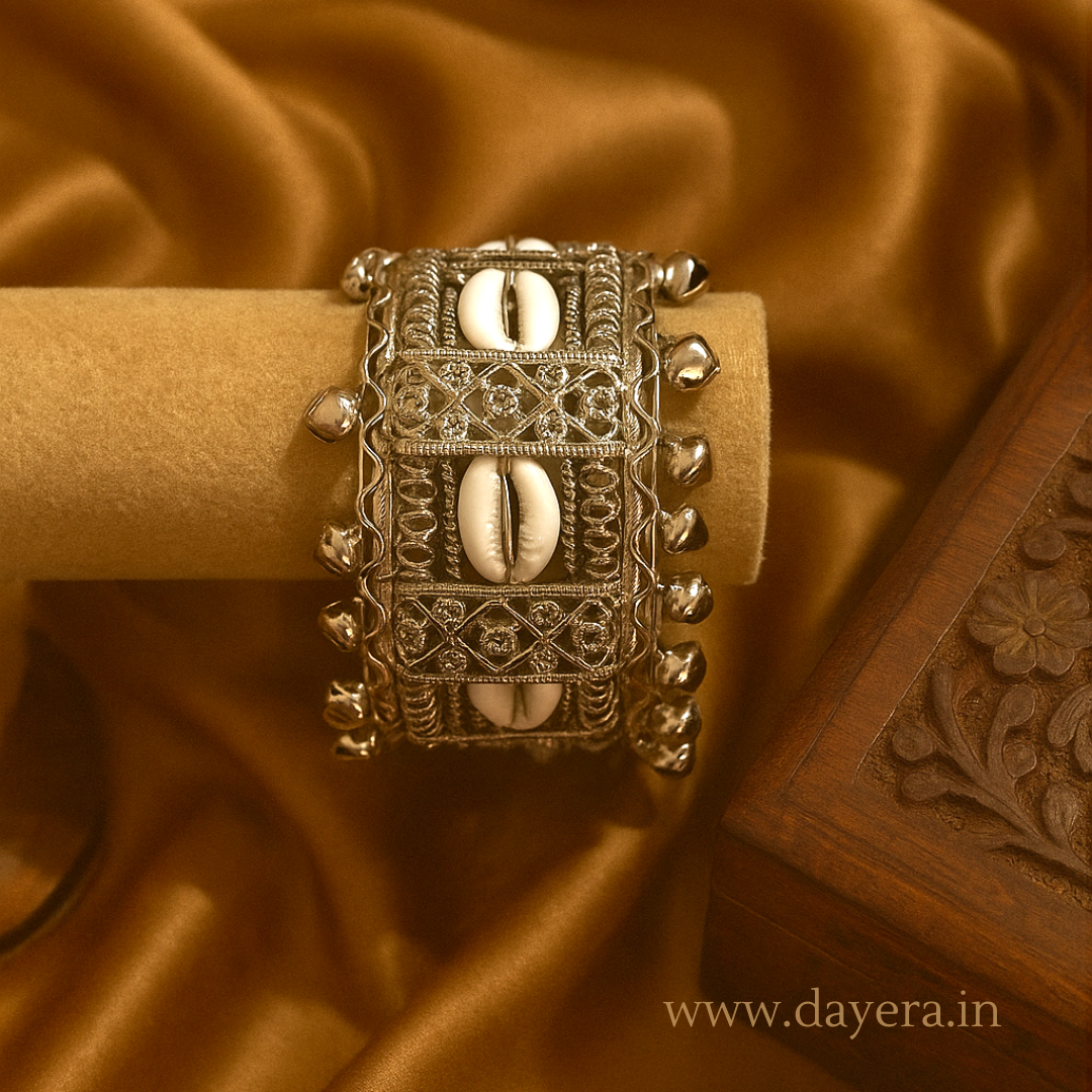 Rajwada Kada – Handcrafted Silver Oxidized Bangle by DAYERA