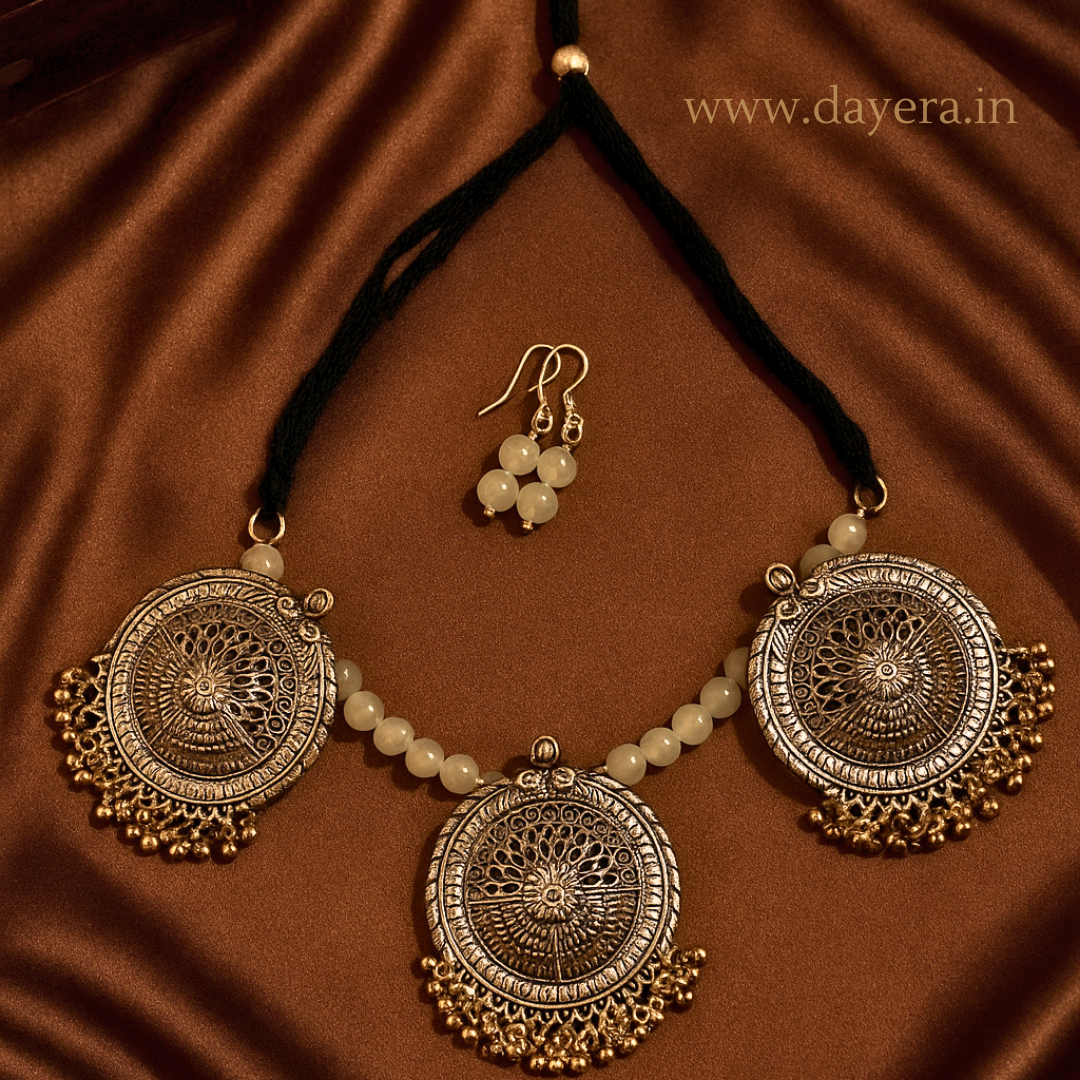 Triveni Haar – by DAYERA